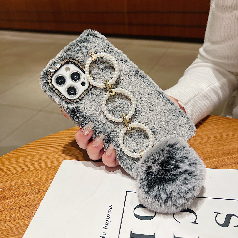 Luxury Winter Soft Furry Phone Case With Pearl Bracelet - Samsung S24 Ultra